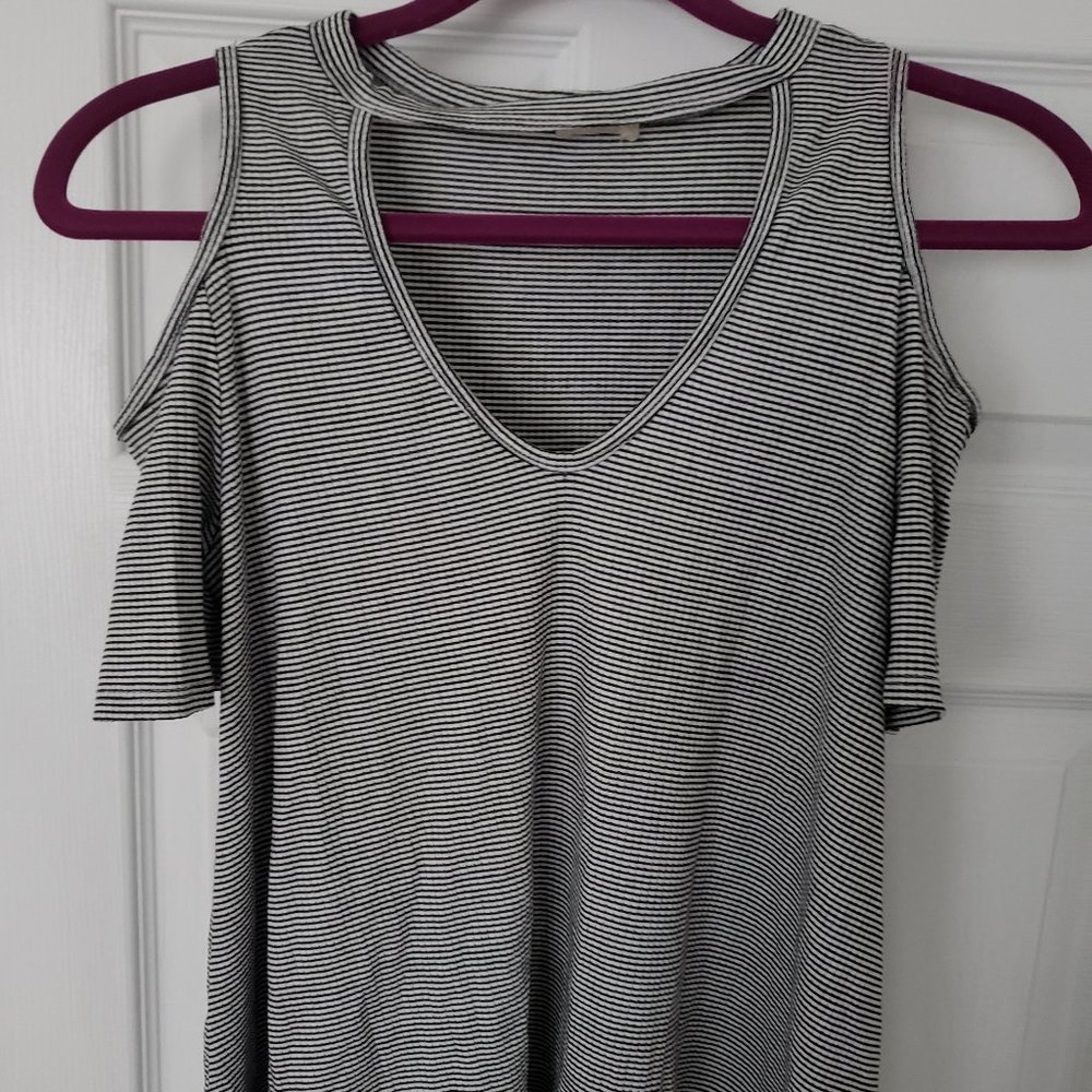 Black and White Striped Cold Shoulder Short Sleeve Shirt - Medium